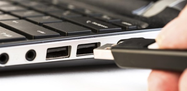 Conecte el USB de GenFarmer directamente al puerto USB del ordenador