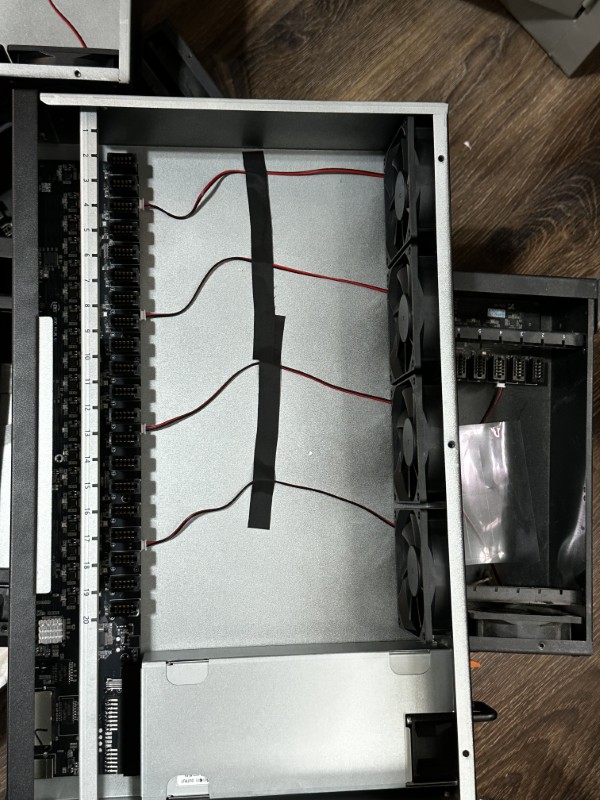 Nên dùng box mạch xanh hay box mạch trắng của Box Phone Farm 14 Các đặc điểm nổi bật của box mạch trắng