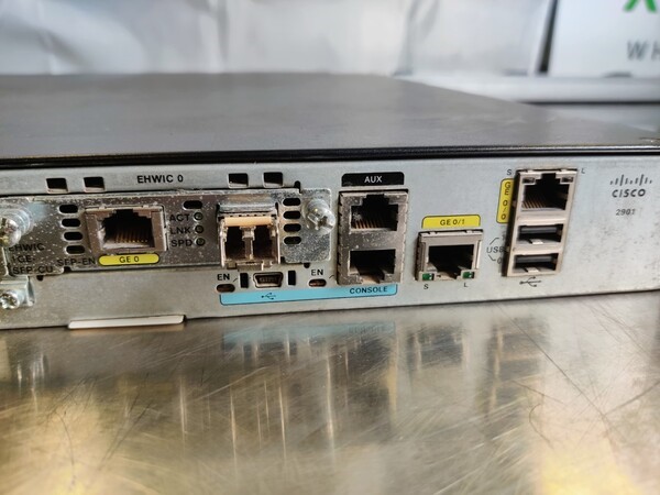 Guía para conectar un Router a través del puerto de Consola