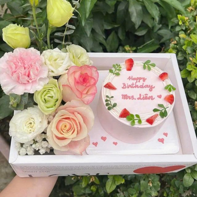 Combo bánh và hoa 028